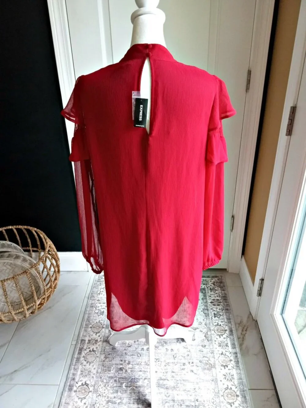 NEW! EXPRESS SOFT RED SHEER SLEEVE DRESS SZ M